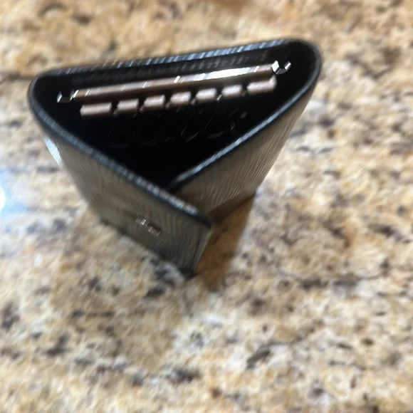 Louis Vuitton Keyholder - Picture 5 of 12